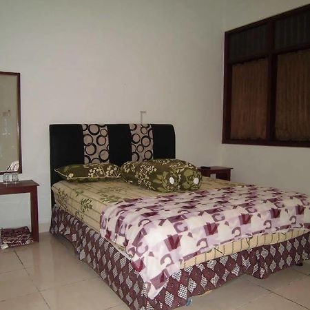 Griya Putri Dewi Guesthouse 요그야카르타 외부 사진