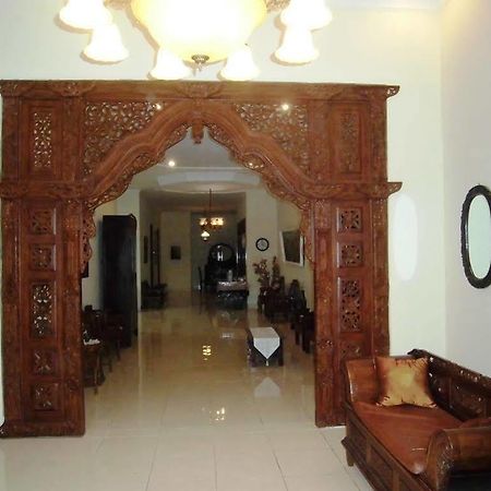 Griya Putri Dewi Guesthouse 요그야카르타 외부 사진