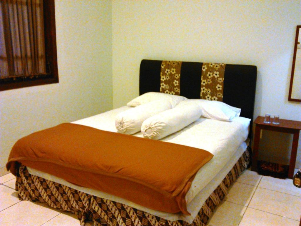 Griya Putri Dewi Guesthouse 요그야카르타 외부 사진