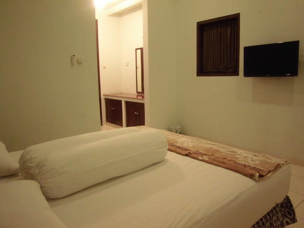 Griya Putri Dewi Guesthouse 요그야카르타 외부 사진