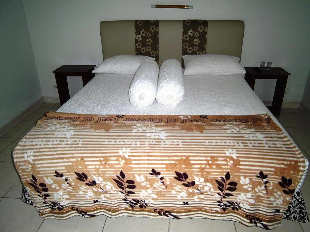 Griya Putri Dewi Guesthouse 요그야카르타 외부 사진