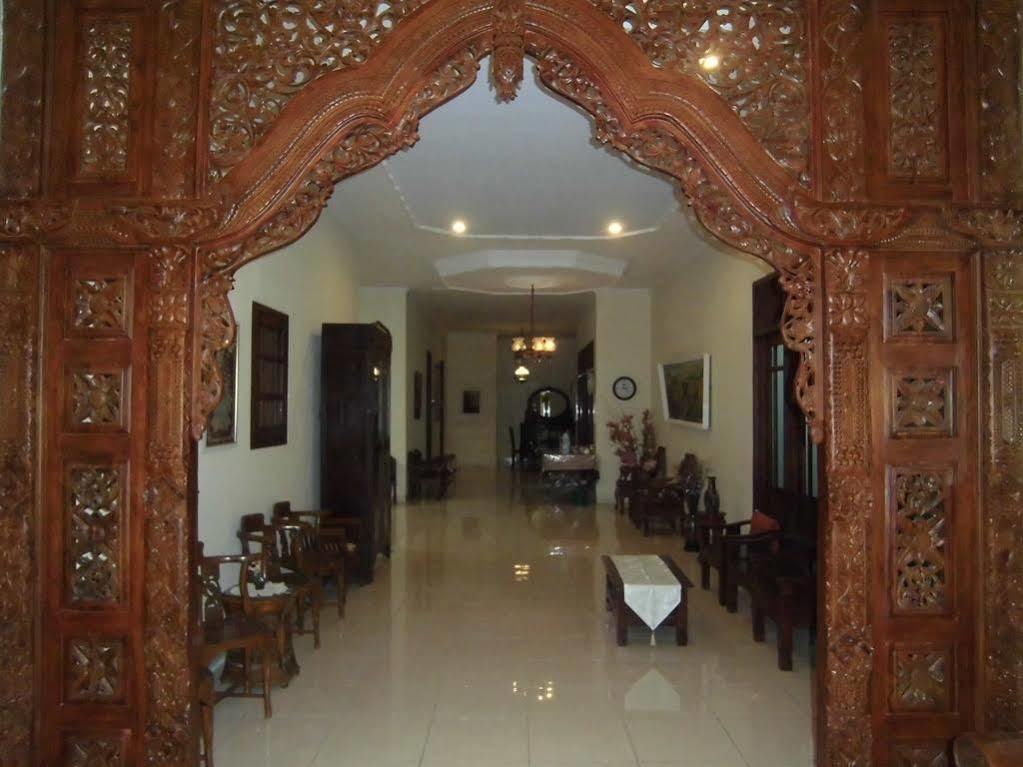 Griya Putri Dewi Guesthouse 요그야카르타 외부 사진