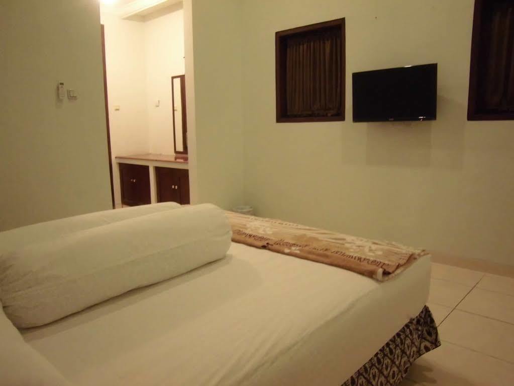 Griya Putri Dewi Guesthouse 요그야카르타 외부 사진